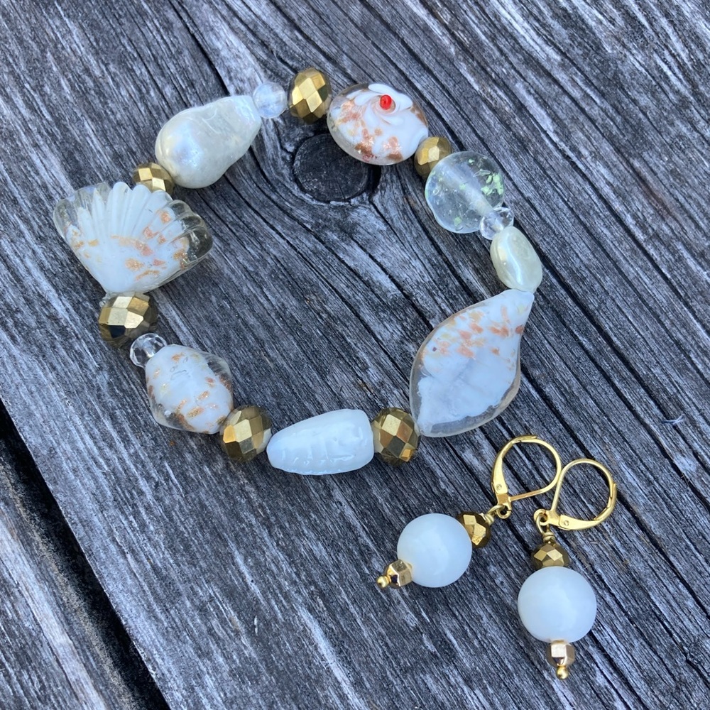 HP⭐️ NWT Lampwork Glass & Czech Faceted Glass Elastic Bracelet & Earrin…